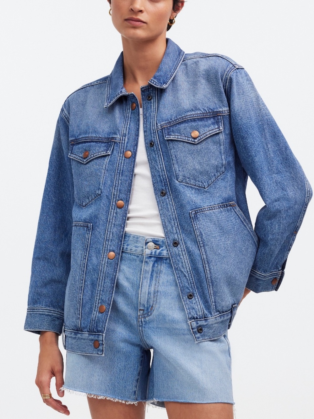 Madewell Oversized Trucker Jean Jacket in Sentell Wash - Medium Blue